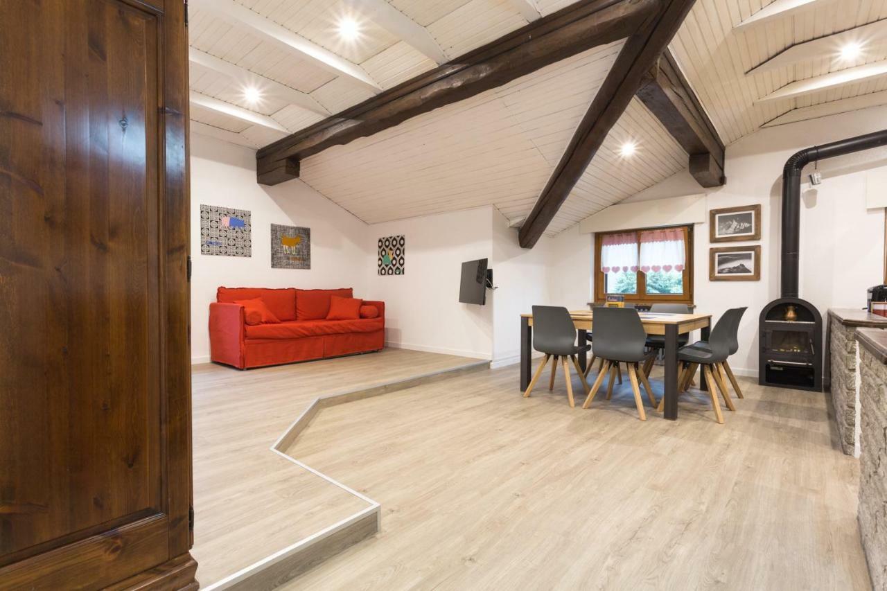 אאוסטה Lo Sherpa Holiday Home מראה חיצוני תמונה
