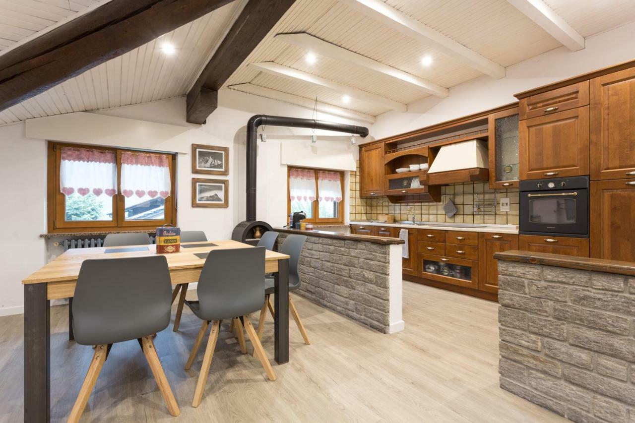 אאוסטה Lo Sherpa Holiday Home מראה חיצוני תמונה