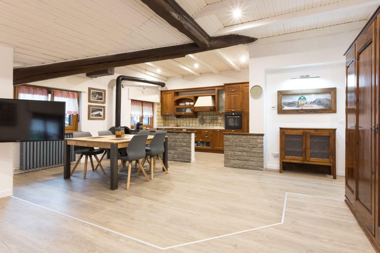 אאוסטה Lo Sherpa Holiday Home מראה חיצוני תמונה